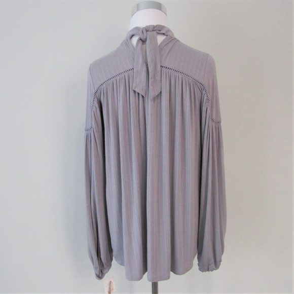 💕 NWT Jessica Simpson Lilac Choker Neck Tie Blouse - Picture 5 of 8